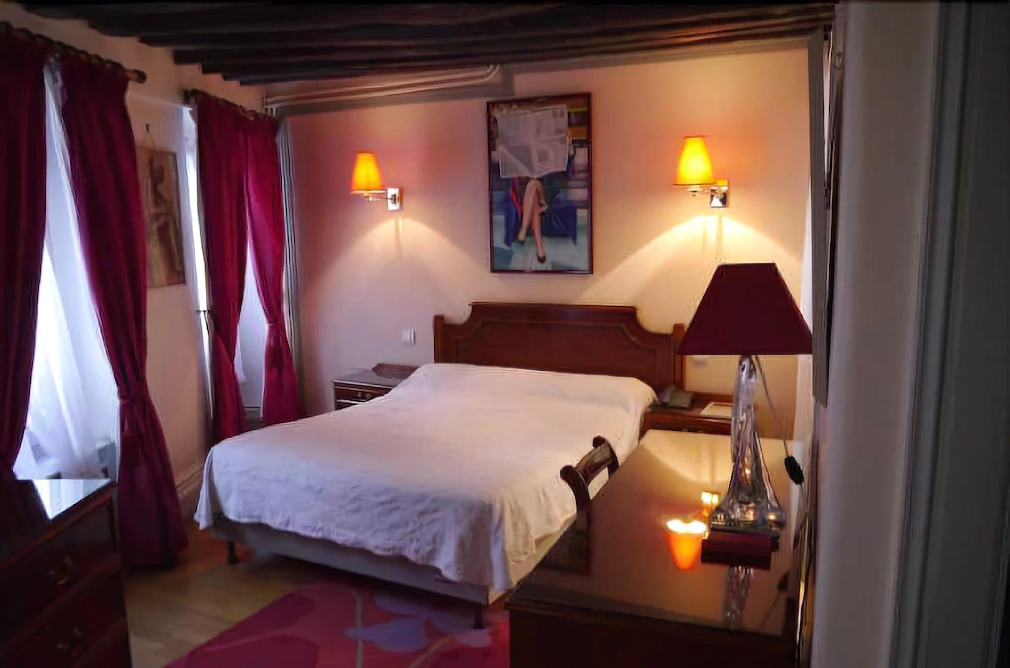 Hotel Les Degres De Notre Dame Paris Exterior photo