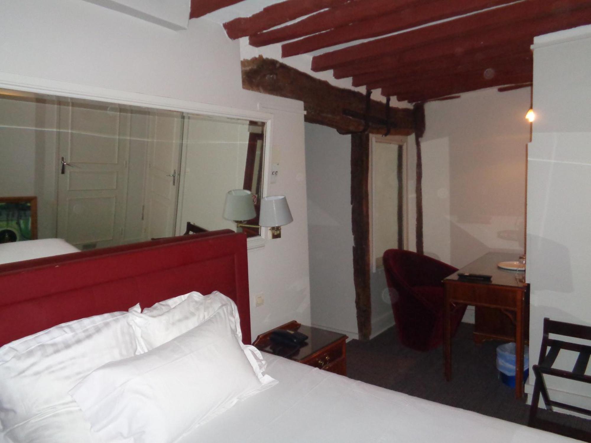 Hotel Les Degres De Notre Dame Paris Exterior photo