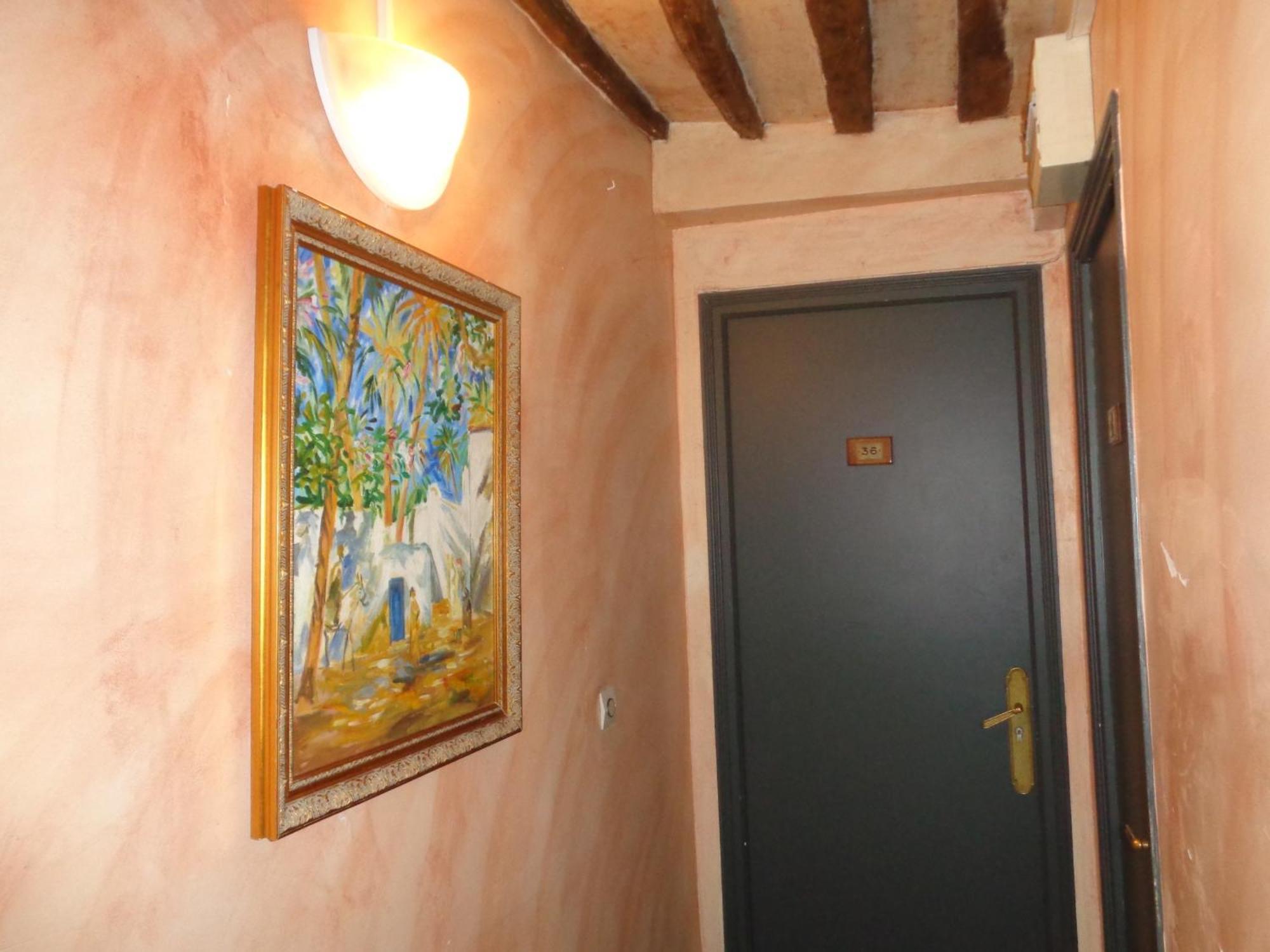 Hotel Les Degres De Notre Dame Paris Exterior photo